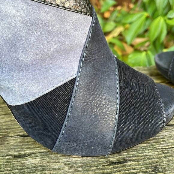 Cynthia Vincent Astrid Metallic Leather Suede Designer Platform Sandals Heels - Picture 9 of 15